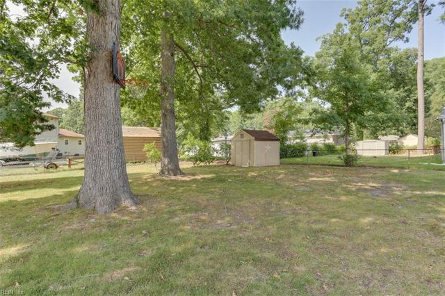 123 Delmar LN, Newport News, VA 23602