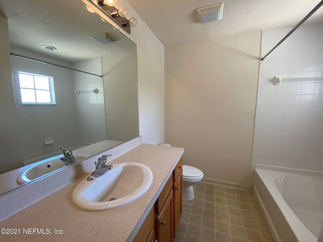 8550 ARGYLE BUSINESS Loop 302, Jacksonville, FL 32244