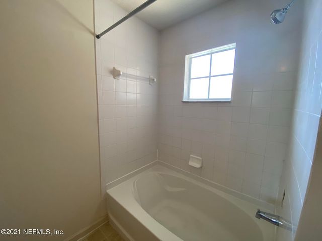 8550 ARGYLE BUSINESS Loop 302, Jacksonville, FL 32244