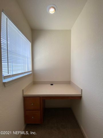 8550 ARGYLE BUSINESS Loop 302, Jacksonville, FL 32244