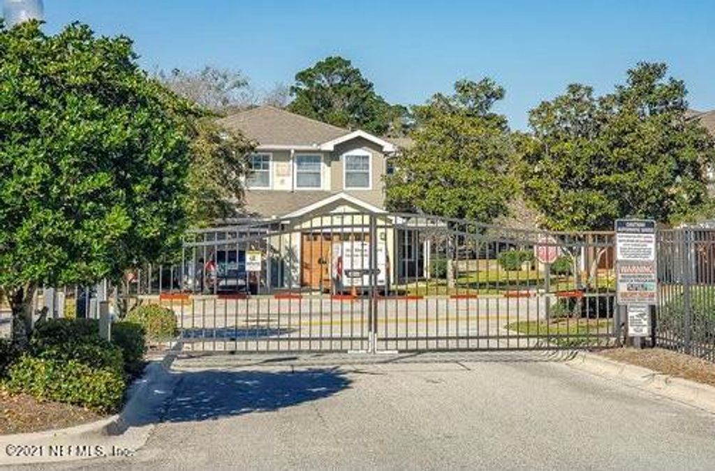 8550 ARGYLE BUSINESS Loop 302, Jacksonville, FL 32244