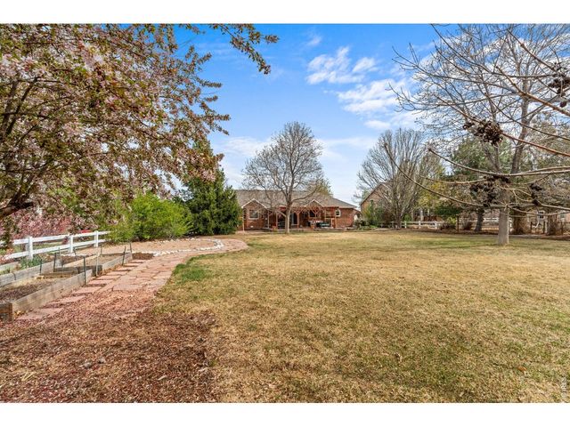 2243 Breckenridge Dr, Berthoud, CO 80513