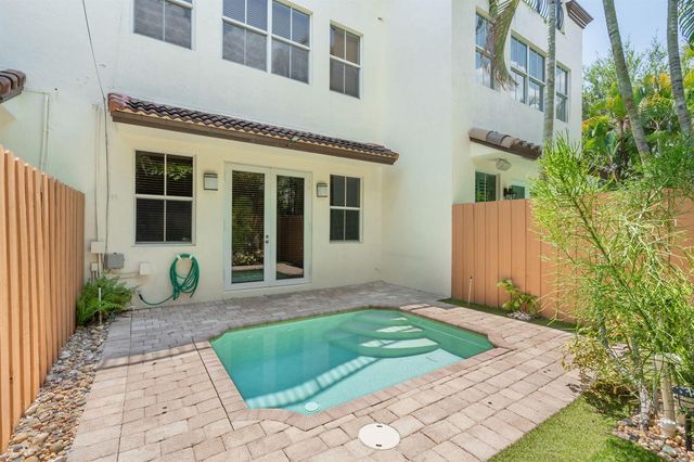 1421 NE 26th Avenue, Fort Lauderdale, FL 33304
