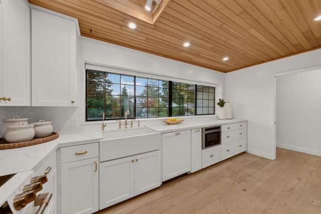 1215 Eva Avenue, Los Altos, CA 94024