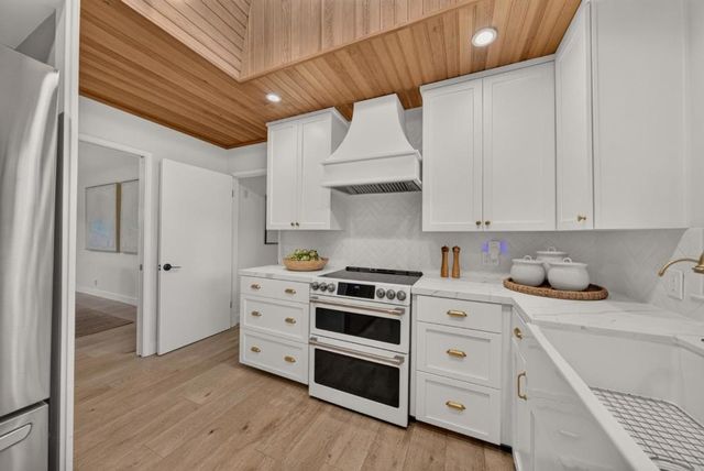 1215 Eva Avenue, Los Altos, CA 94024