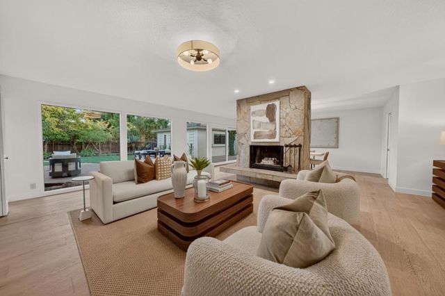 1215 Eva Avenue, Los Altos, CA 94024