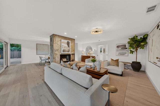 1215 Eva Avenue, Los Altos, CA 94024