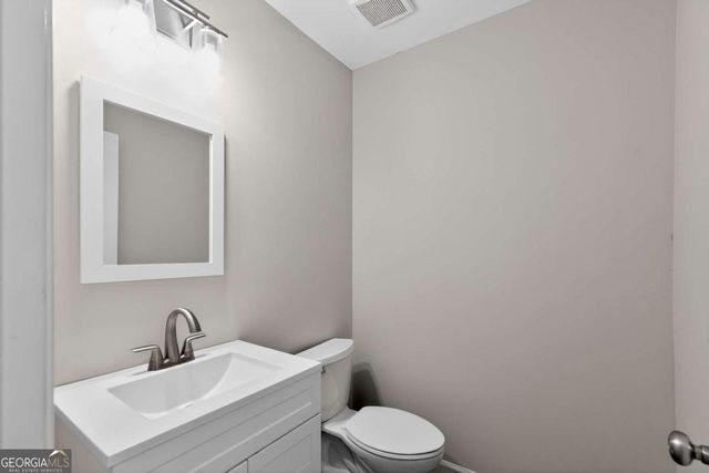 625 Harbor Bay Drive, Lawrenceville, GA 30045