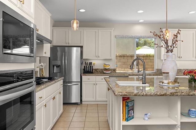 2340 Douglaston Glen, Escondido, CA 92026