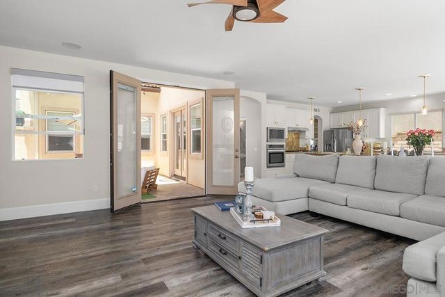 2340 Douglaston Glen, Escondido, CA 92026