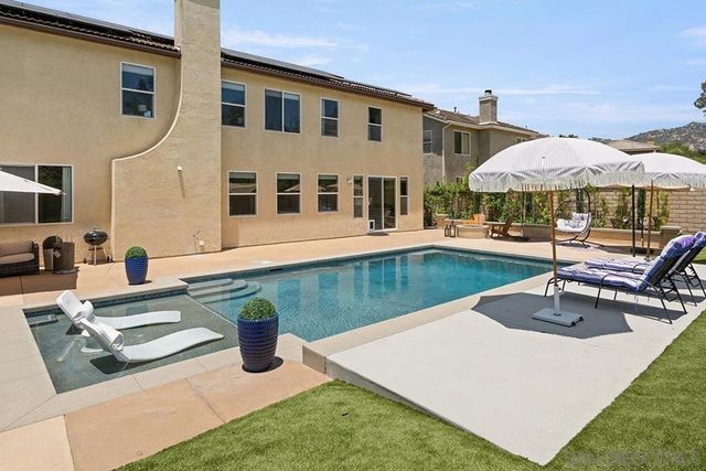 2340 Douglaston Glen, Escondido, CA 92026