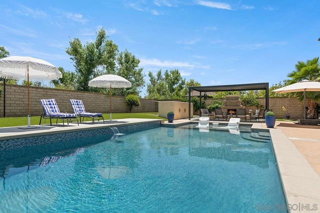2340 Douglaston Glen, Escondido, CA 92026