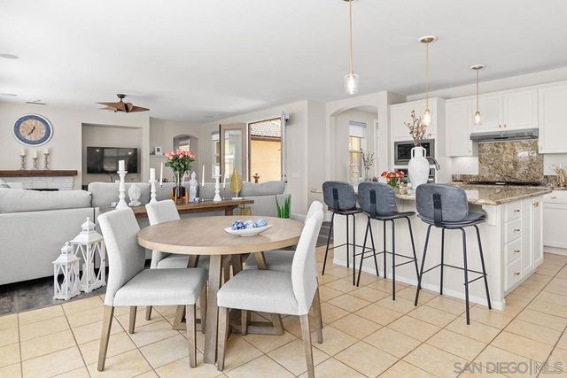 2340 Douglaston Glen, Escondido, CA 92026