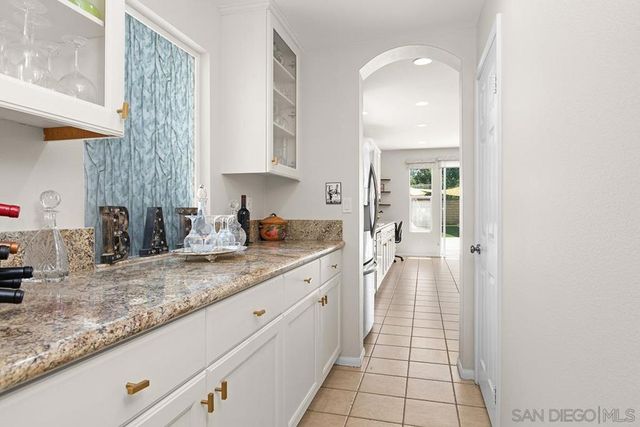 2340 Douglaston Glen, Escondido, CA 92026