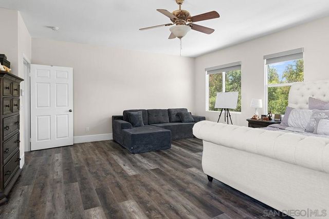 2340 Douglaston Glen, Escondido, CA 92026