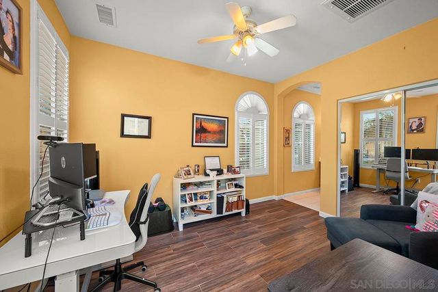 2340 Douglaston Glen, Escondido, CA 92026