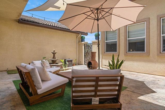 2340 Douglaston Glen, Escondido, CA 92026