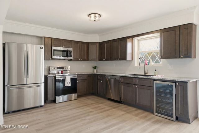 229 Brown Crest Rd, Lafollette, TN 37766