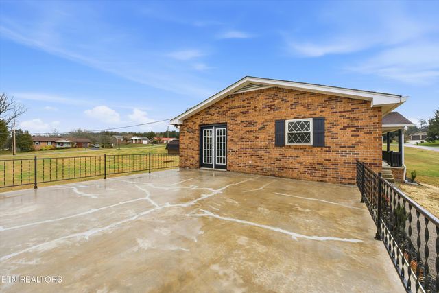 229 Brown Crest Rd, Lafollette, TN 37766