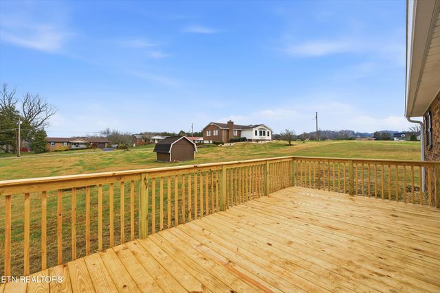 229 Brown Crest Rd, Lafollette, TN 37766