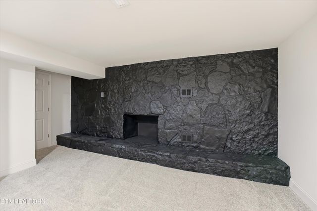 229 Brown Crest Rd, Lafollette, TN 37766