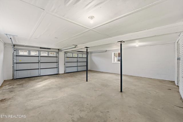 229 Brown Crest Rd, Lafollette, TN 37766