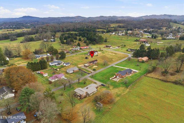 229 Brown Crest Rd, Lafollette, TN 37766