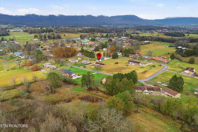 229 Brown Crest Rd, Lafollette, TN 37766