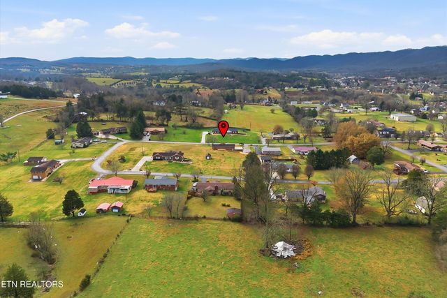 229 Brown Crest Rd, Lafollette, TN 37766