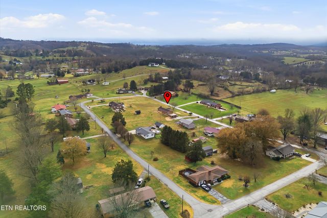 229 Brown Crest Rd, Lafollette, TN 37766