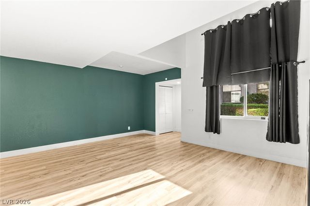 2431 Old Forge Lane 104, Las Vegas, NV 89121