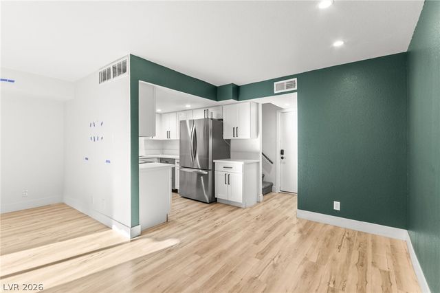 2431 Old Forge Lane 104, Las Vegas, NV 89121