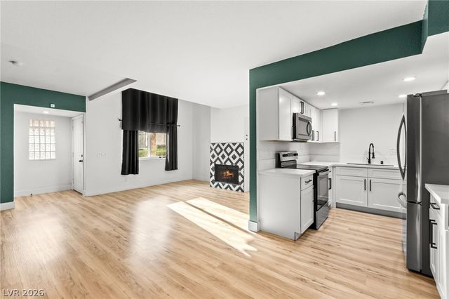 2431 Old Forge Lane 104, Las Vegas, NV 89121
