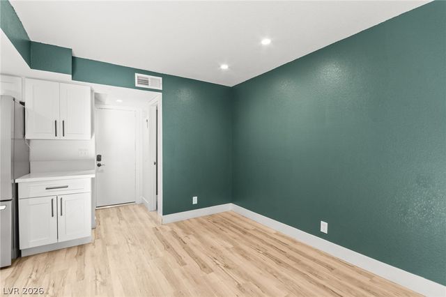2431 Old Forge Lane 104, Las Vegas, NV 89121