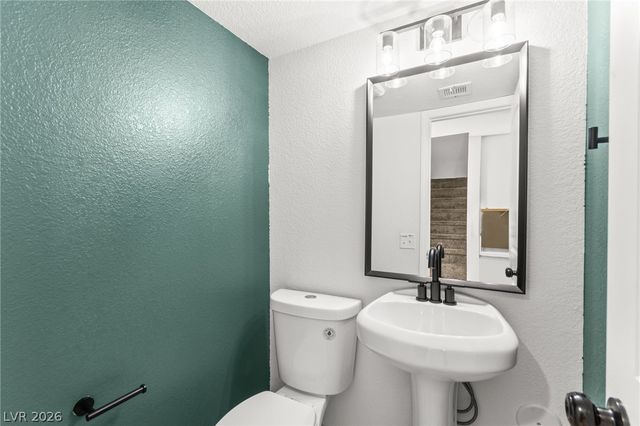 2431 Old Forge Lane 104, Las Vegas, NV 89121