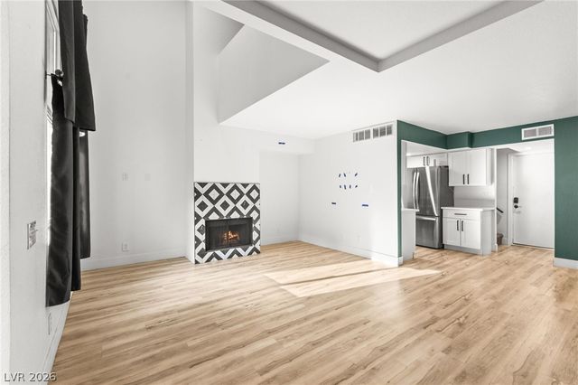 2431 Old Forge Lane 104, Las Vegas, NV 89121