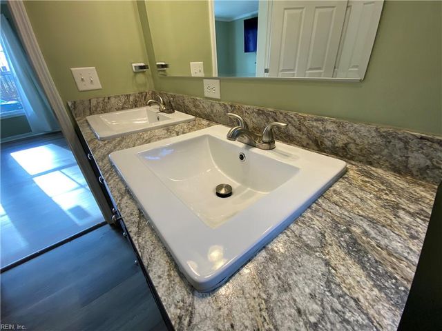 4453 Ennisdale DR, Smithfield, VA 23430