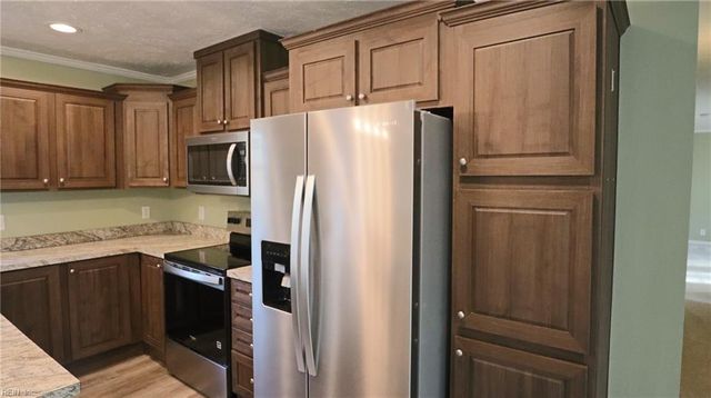 4453 Ennisdale DR, Smithfield, VA 23430