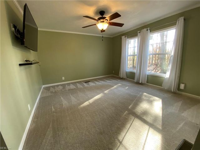 4453 Ennisdale DR, Smithfield, VA 23430