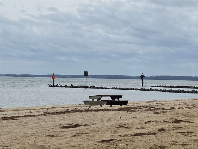 4453 Ennisdale DR, Smithfield, VA 23430