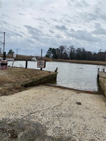 4453 Ennisdale DR, Smithfield, VA 23430