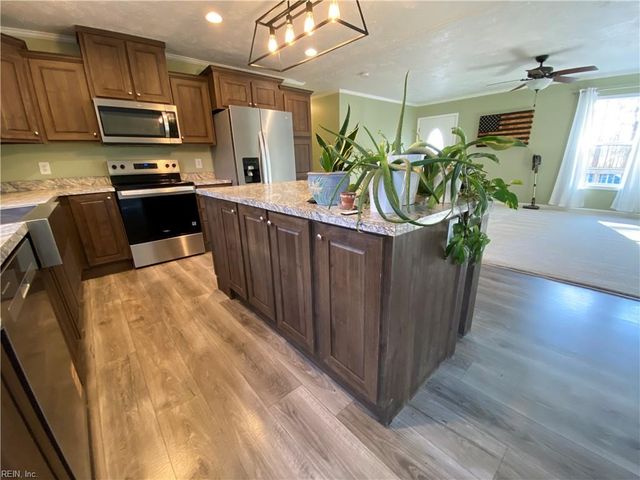 4453 Ennisdale DR, Smithfield, VA 23430