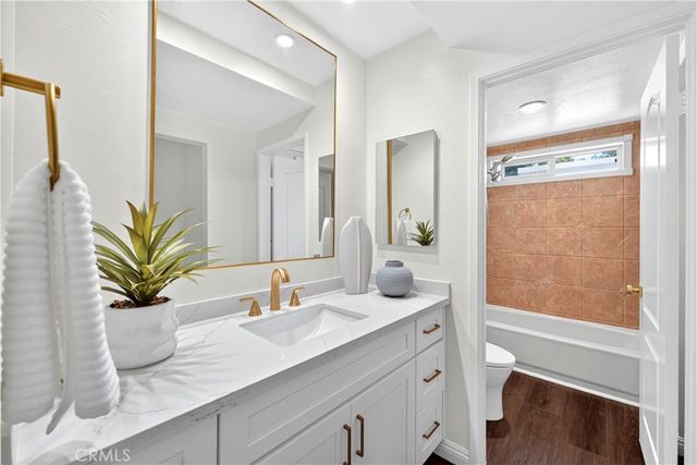 104 Navarre, Irvine, CA 92612