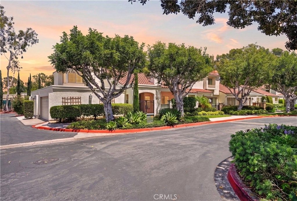 104 Navarre, Irvine, CA 92612