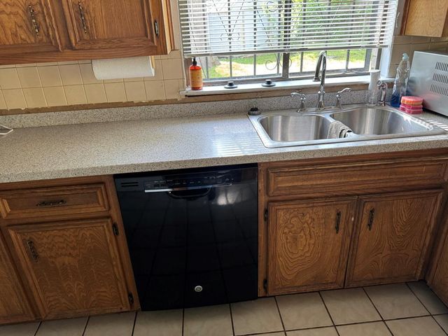 11202 Balcones Woods CV, Austin, TX 78759