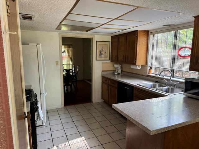 11202 Balcones Woods CV, Austin, TX 78759