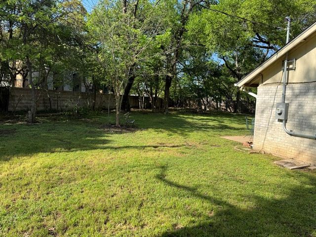 11202 Balcones Woods CV, Austin, TX 78759