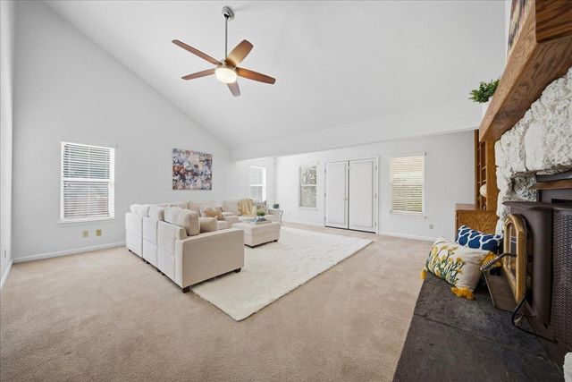 2881 Royce Dr, Rescue, CA 95672