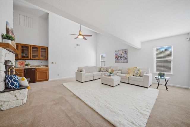 2881 Royce Dr, Rescue, CA 95672