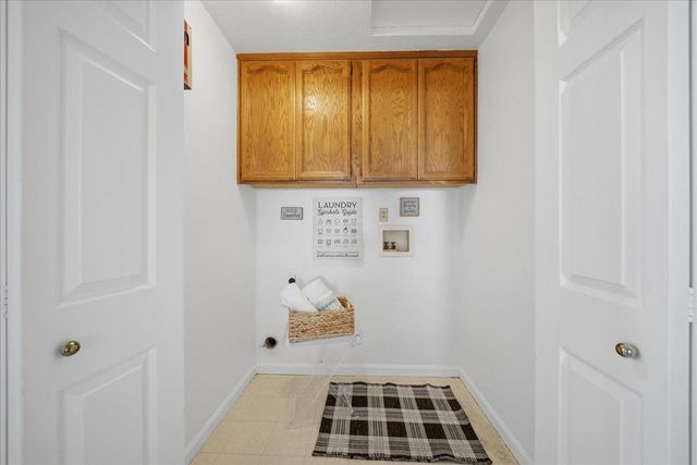 2881 Royce Dr, Rescue, CA 95672